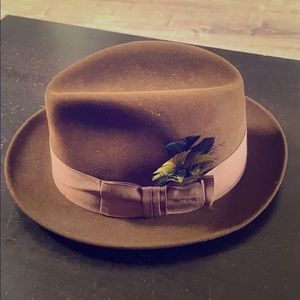 DOBBS FIFTH AVENUE felt hat